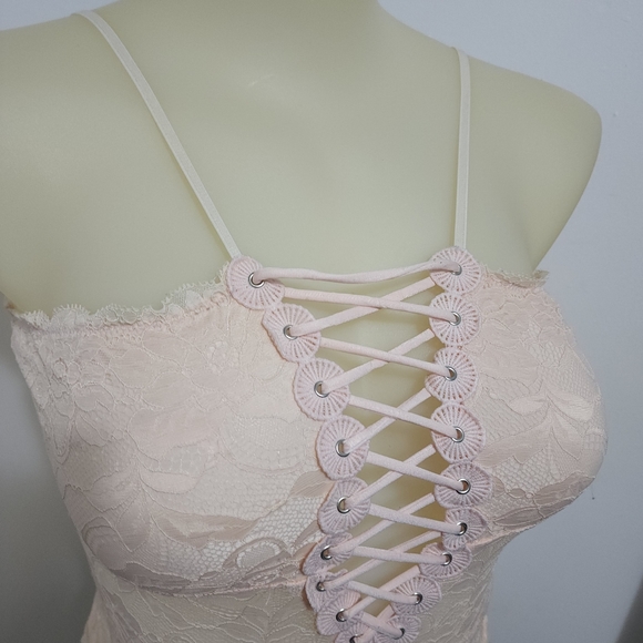 NWOT Aus L Guess Pink Cream Lace Lace Up Bodysuit - Picture 7 of 13